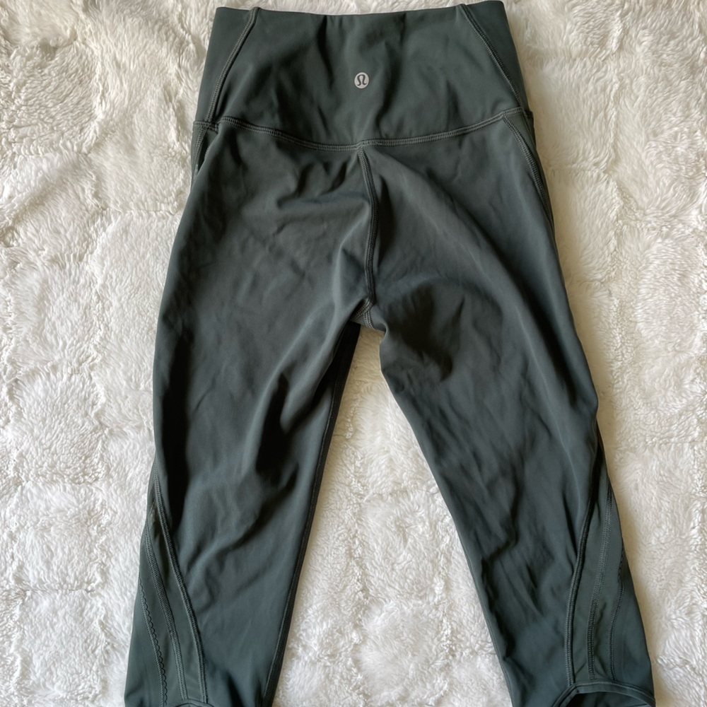 Lululemon olive green capri leggings size 4